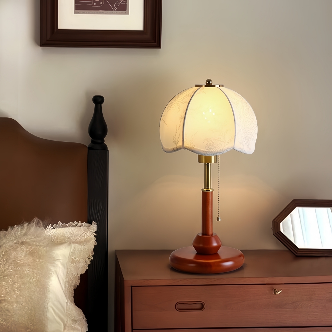 Vintage Scalloped Dome Table L - огляд і ціна Home Decor Lighting
